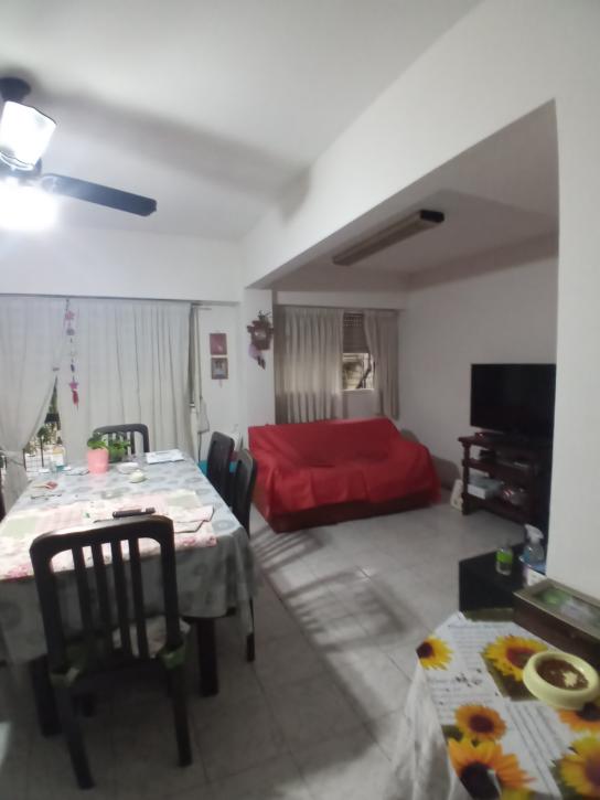 Departamento de 4 ambientes de frente con balcón y patio en la calle Alsina al 2900, Balvanera. - Imagen# 5