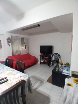 Departamento de 4 ambientes de frente con balcón y patio en la calle Alsina al 2900, Balvanera. - Imagen# 6