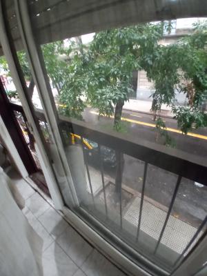 Departamento de 4 ambientes de frente con balcón y patio en la calle Alsina al 2900, Balvanera. - Imagen# 9