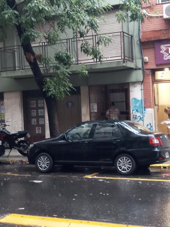 Departamento de 4 ambientes de frente con balcón y patio en la calle Alsina al 2900, Balvanera. - Imagen# 2